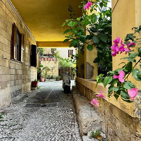 The Knight And The Pomegranate - Luxury Medieval Villa Rhodes City Exterior photo